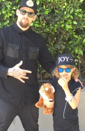 Harlow Madden with her father, Joel Madden